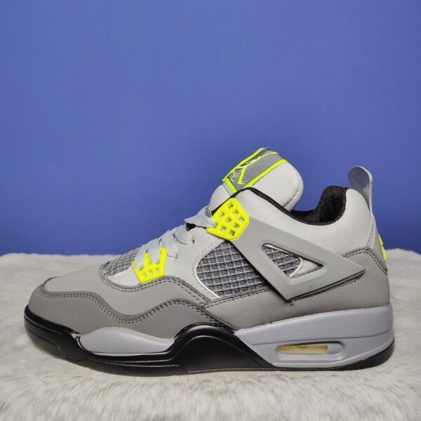 Jordan 4 - Gray Green